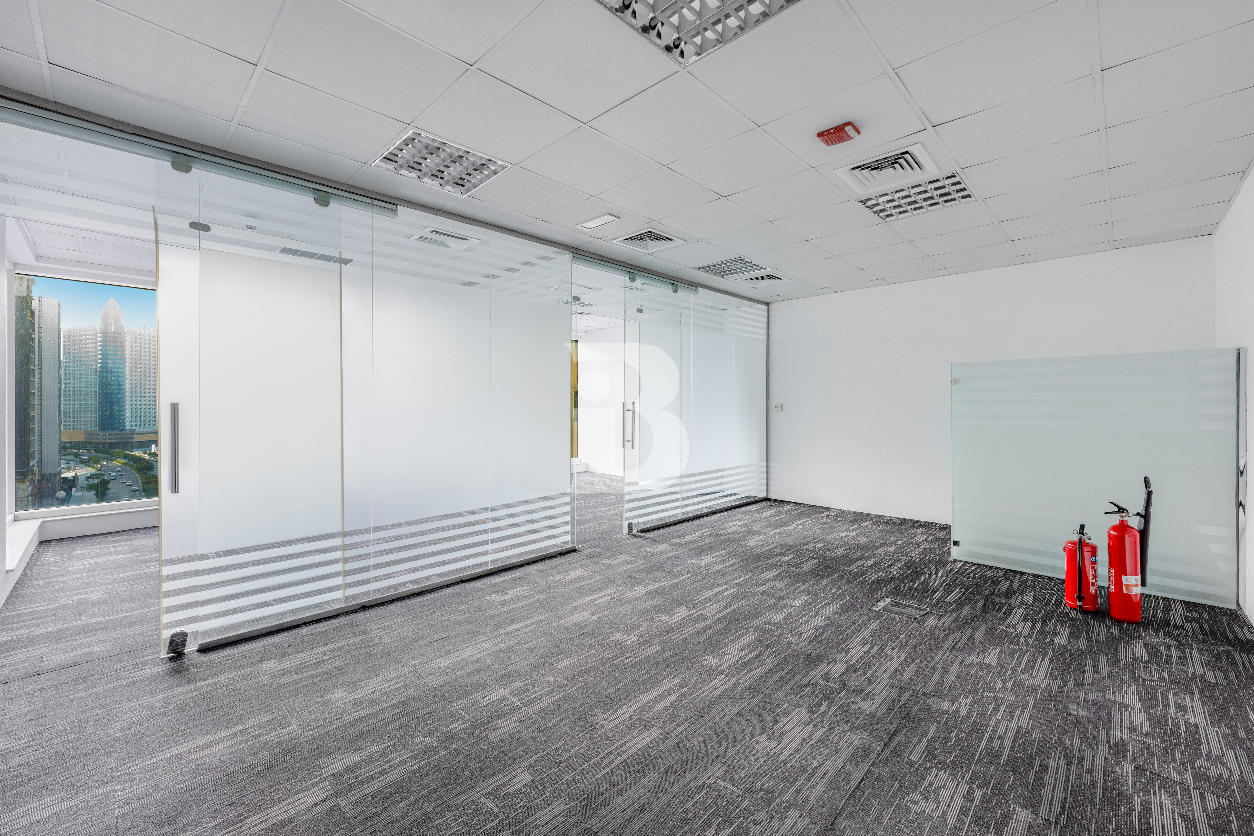 Vacant | Fitted unit | Partitioned 10