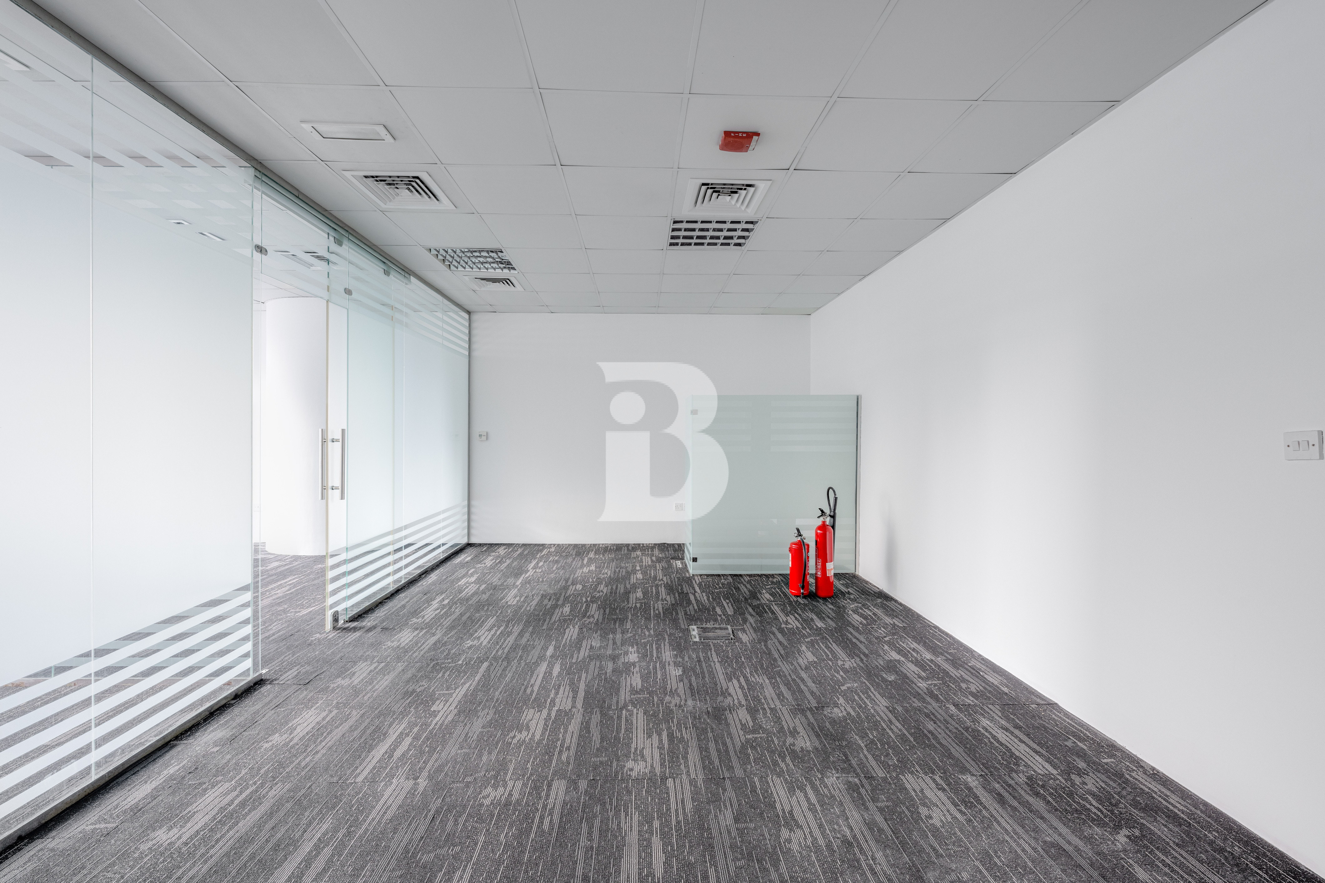Vacant | Fitted unit | Partitioned 11