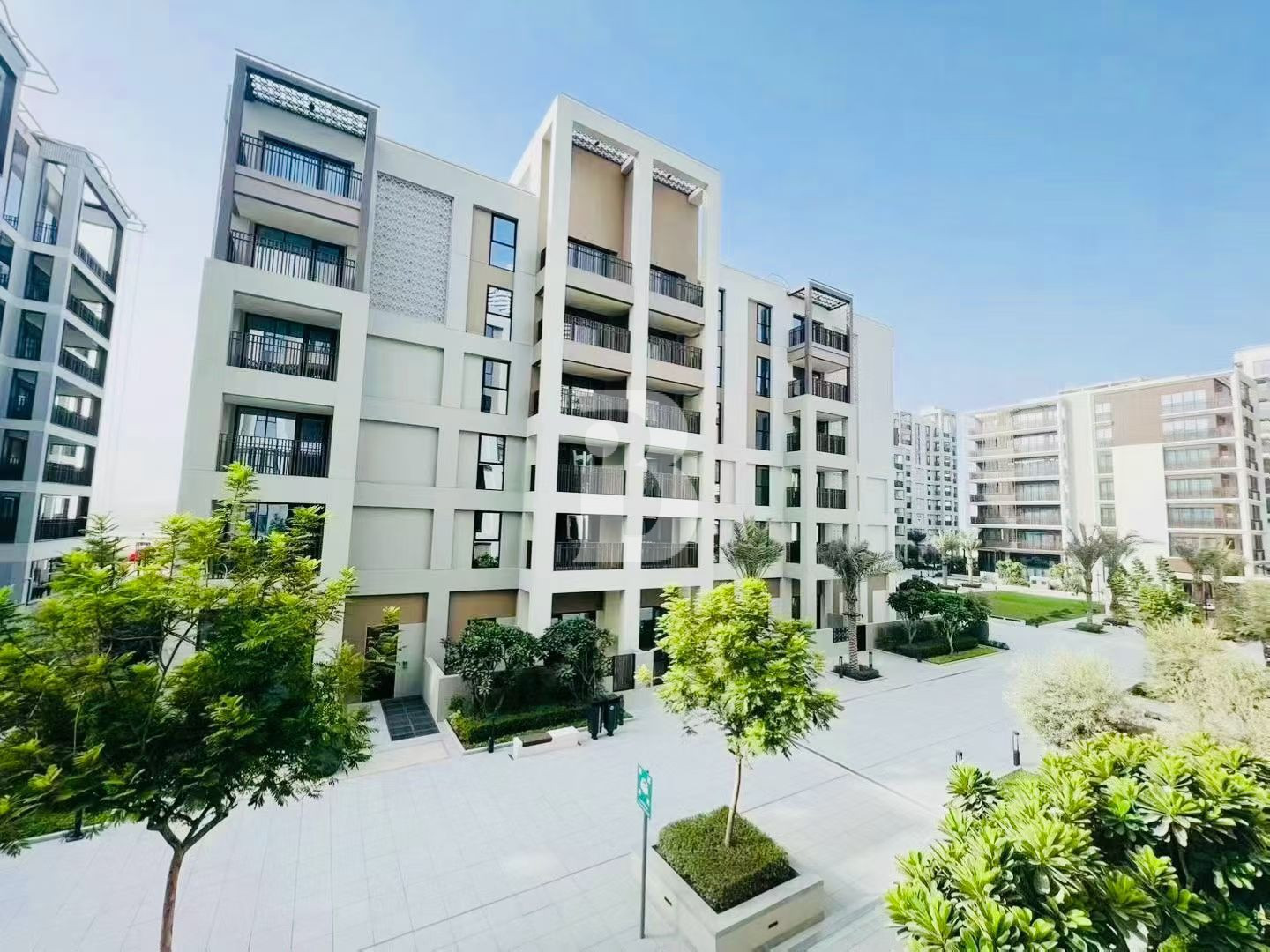 Spacious 2BR | High floor | Burj View