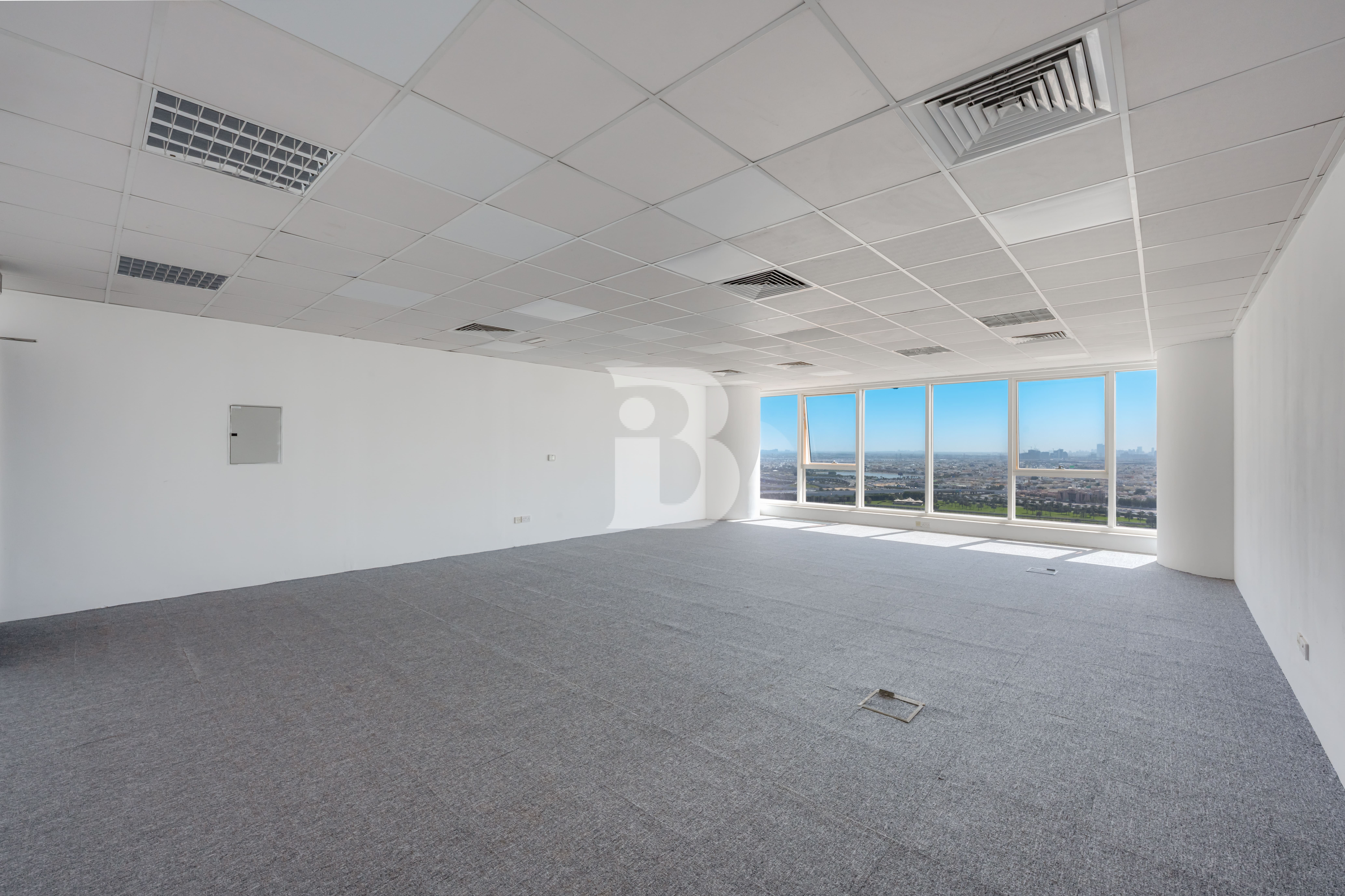 Fitted | Racecourse view | Vacant