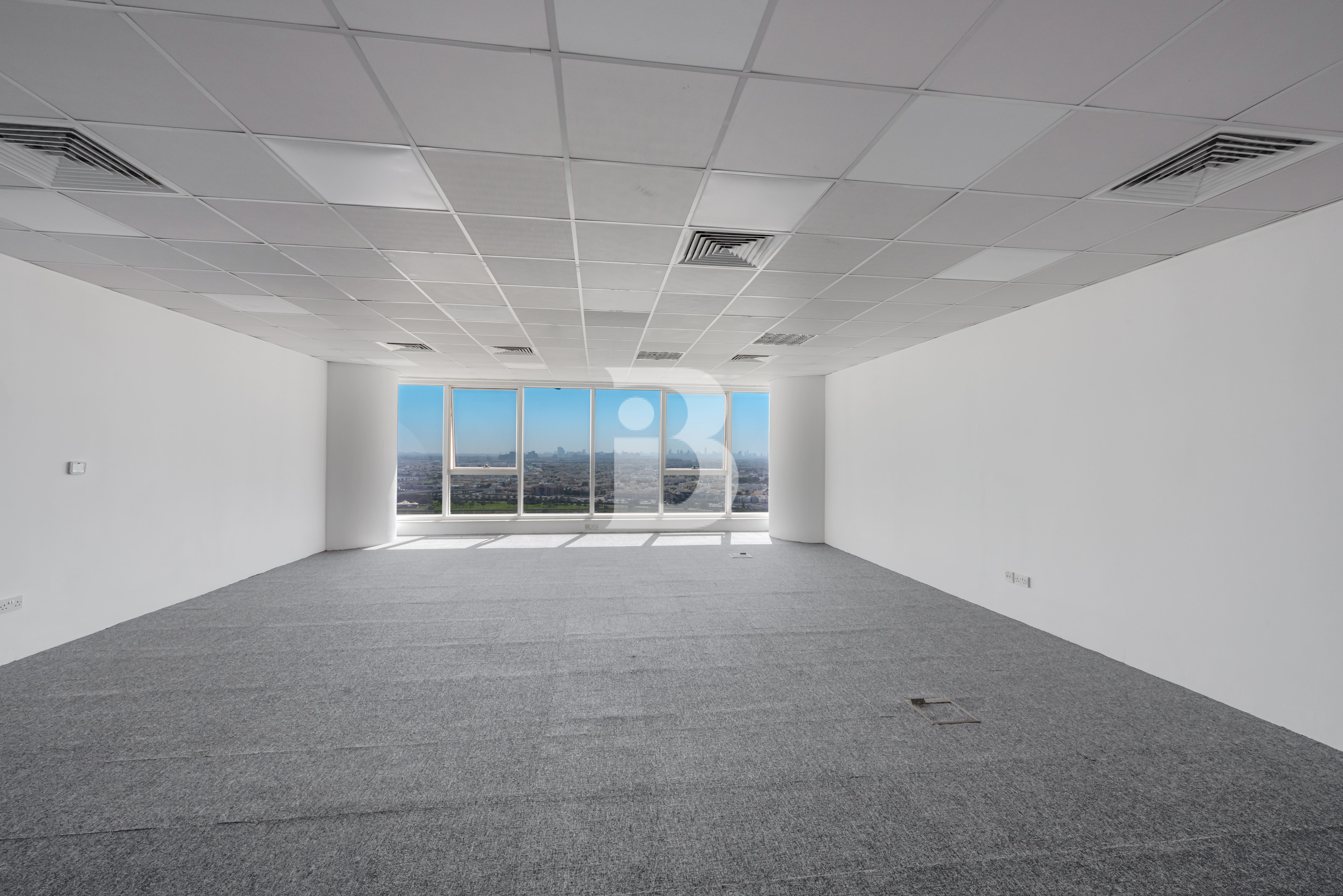 Fitted | Racecourse view | Vacant