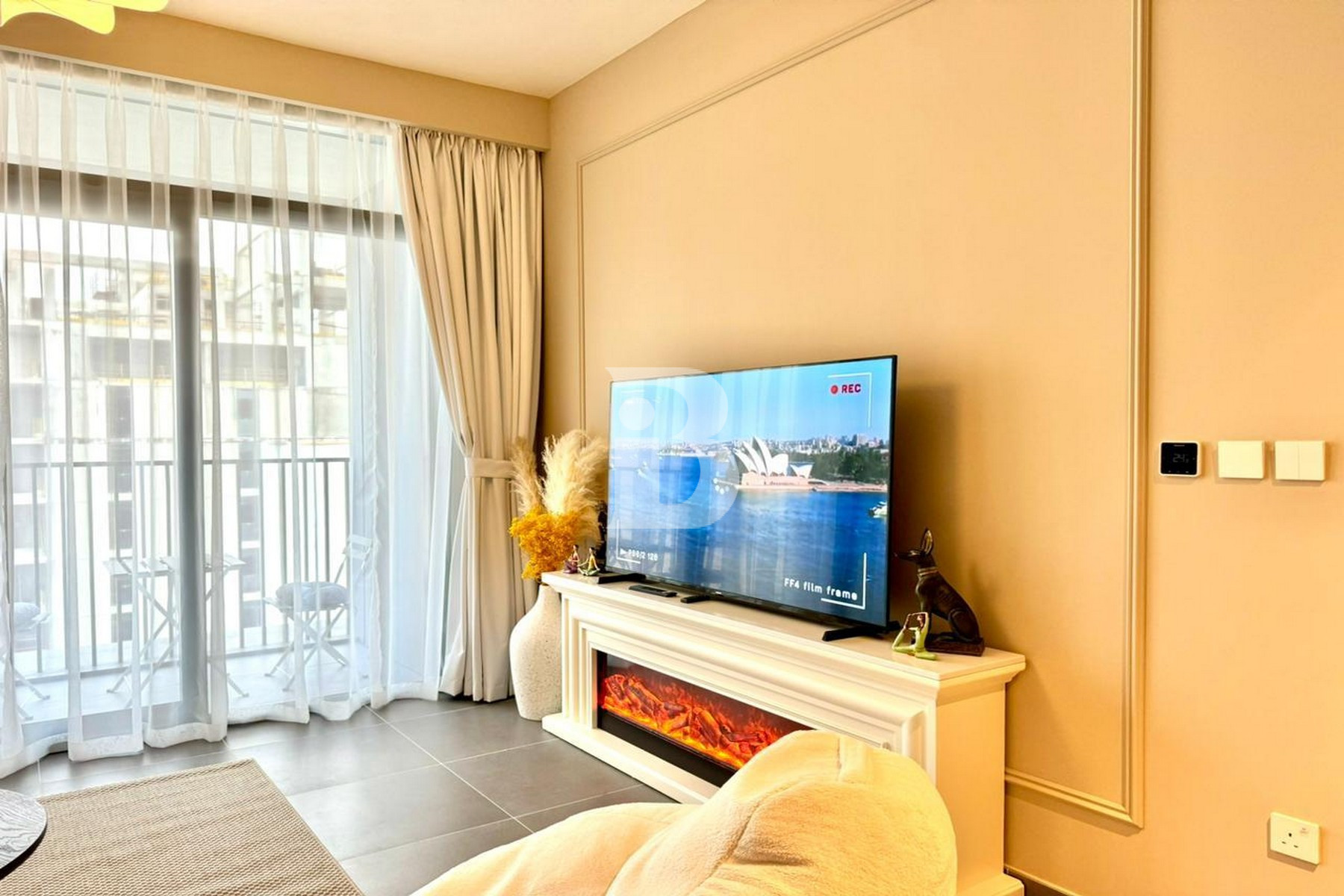 FULLY FURNISHED | STUNNING CREEK VIEWS | LUXURIOUS