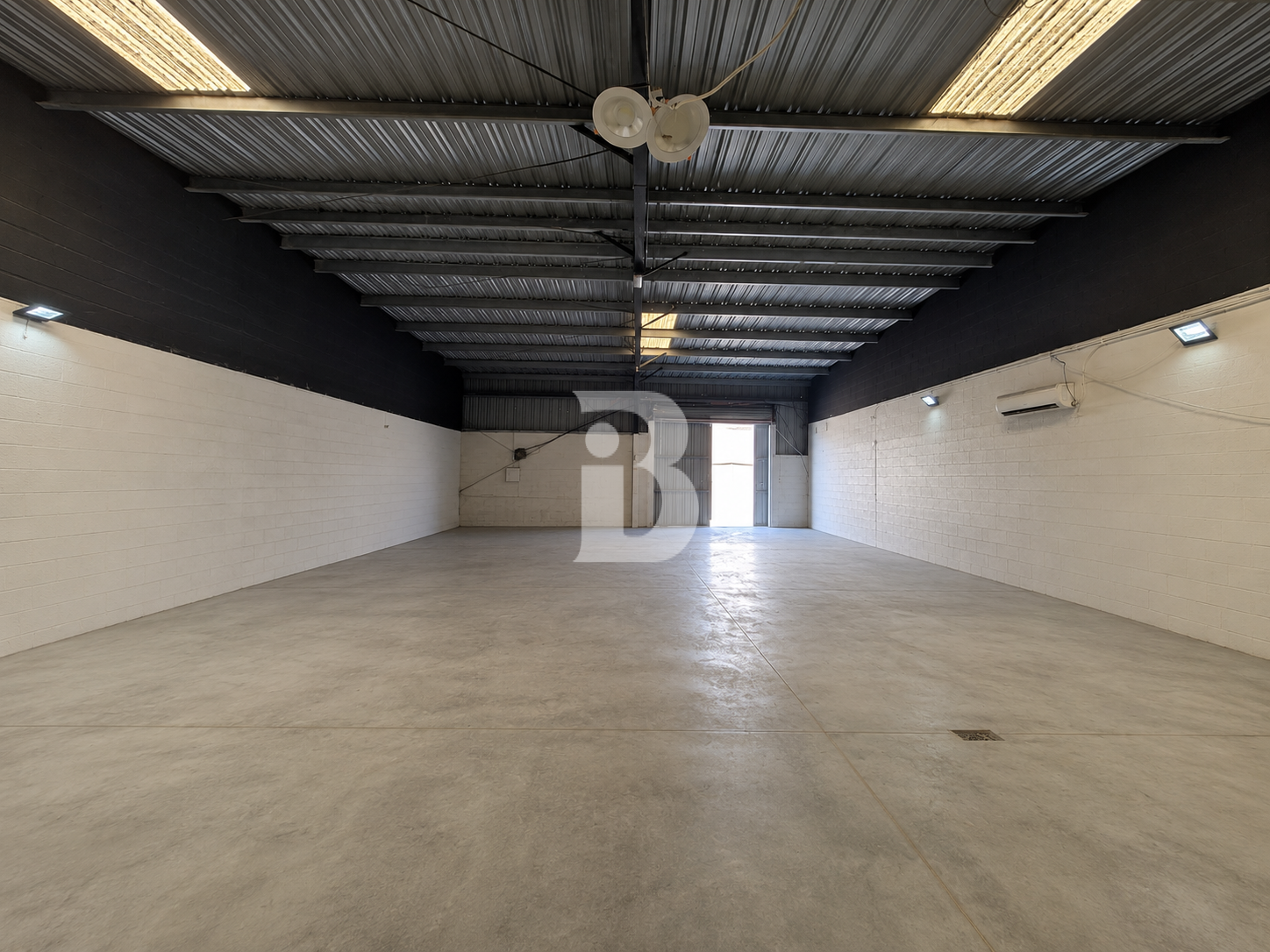Warehouse for Lease | Al Quoz Industrial Area 4 | 20 kW Power