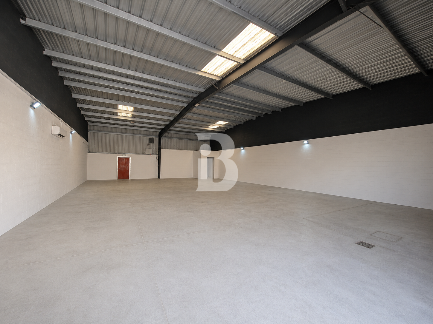 Warehouse for Lease | Al Quoz Industrial Area 4 | 20 kW Power