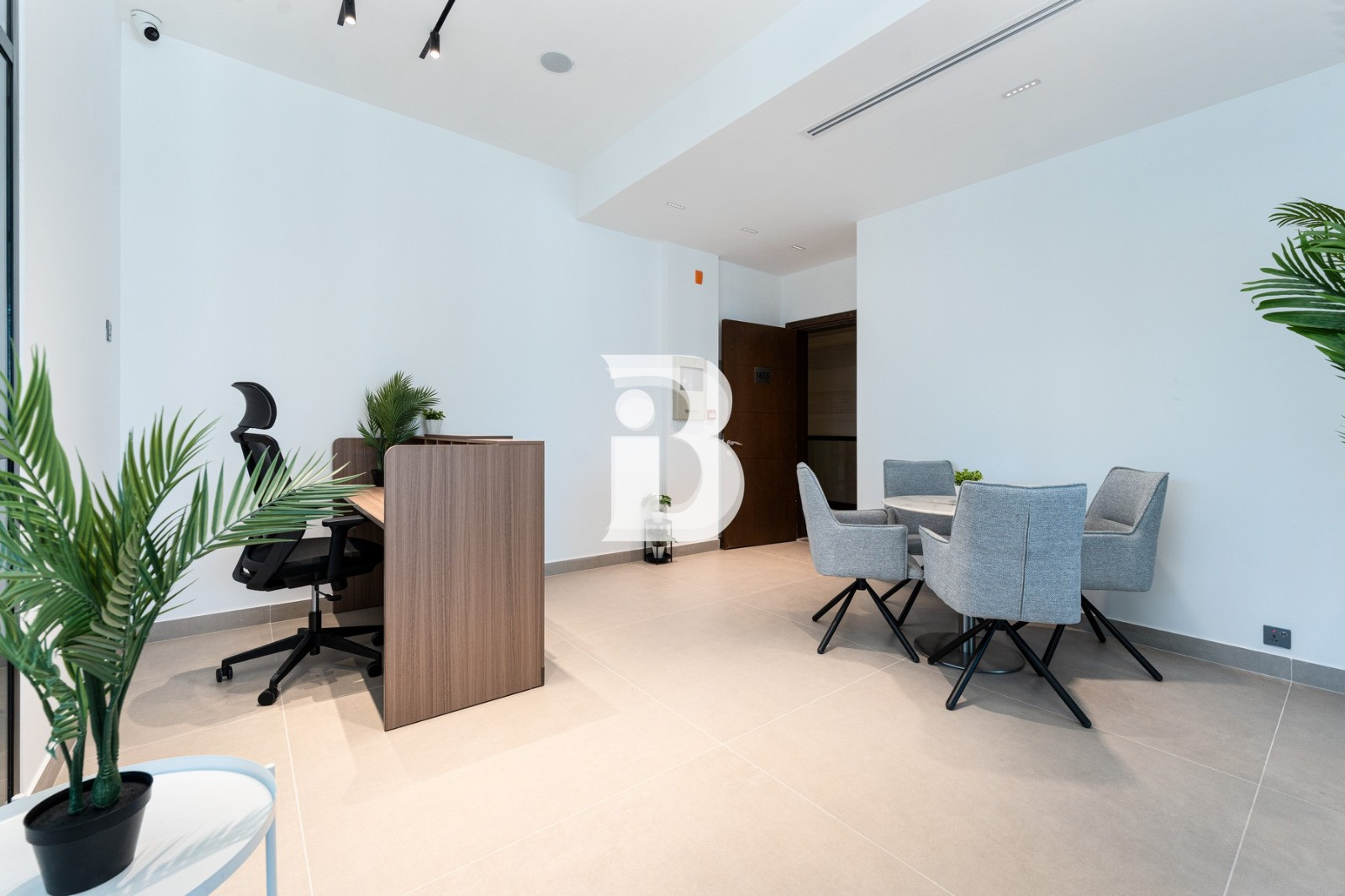 FIRST USER| FULLY FURNISHED| Vacant | LUXURY FITTED