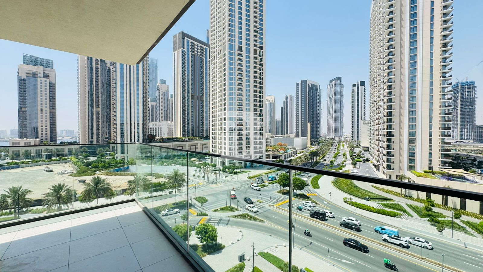 FULLY FURNISHED | BIG LAYOUT | READY TO MOVE IN