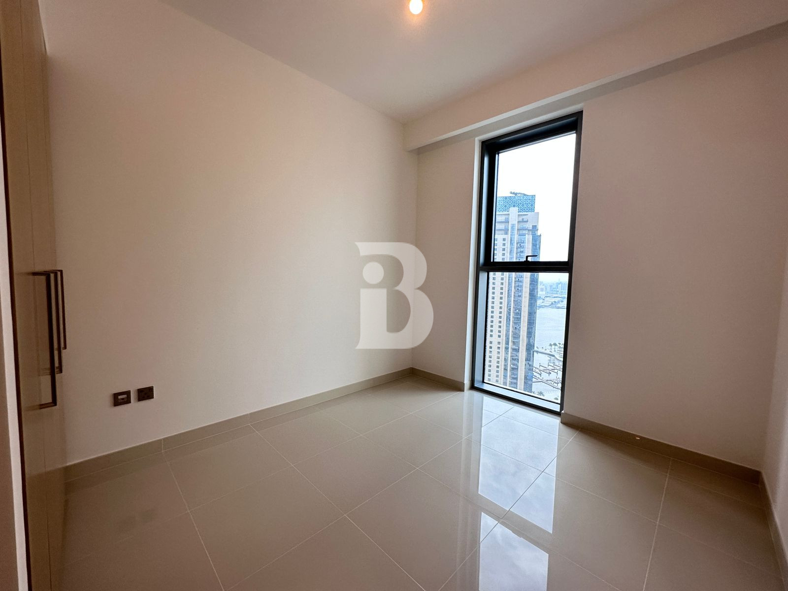 BURJ KHALIFA VIEW | VACANT | CORNER UNIT