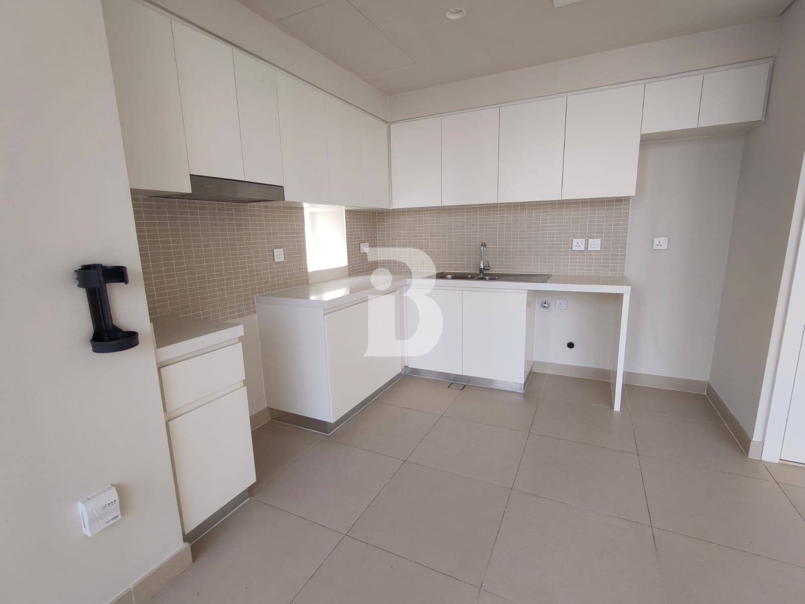 Park View | Unfurnished | Mid Floor