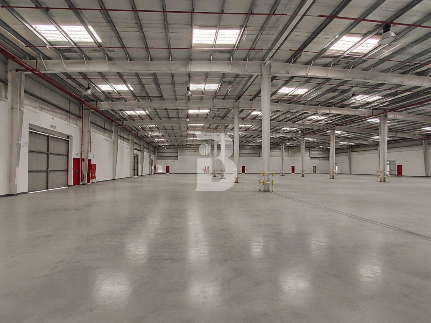JAFZA Warehouse | 144,750 Sq Ft | 3.2 MW Power | 8 Bays