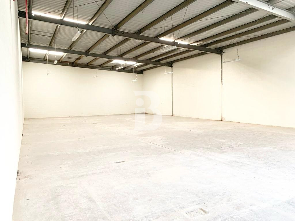 JAFZA Warehouse | 35,300 Sq Ft | 5 Loading Bays