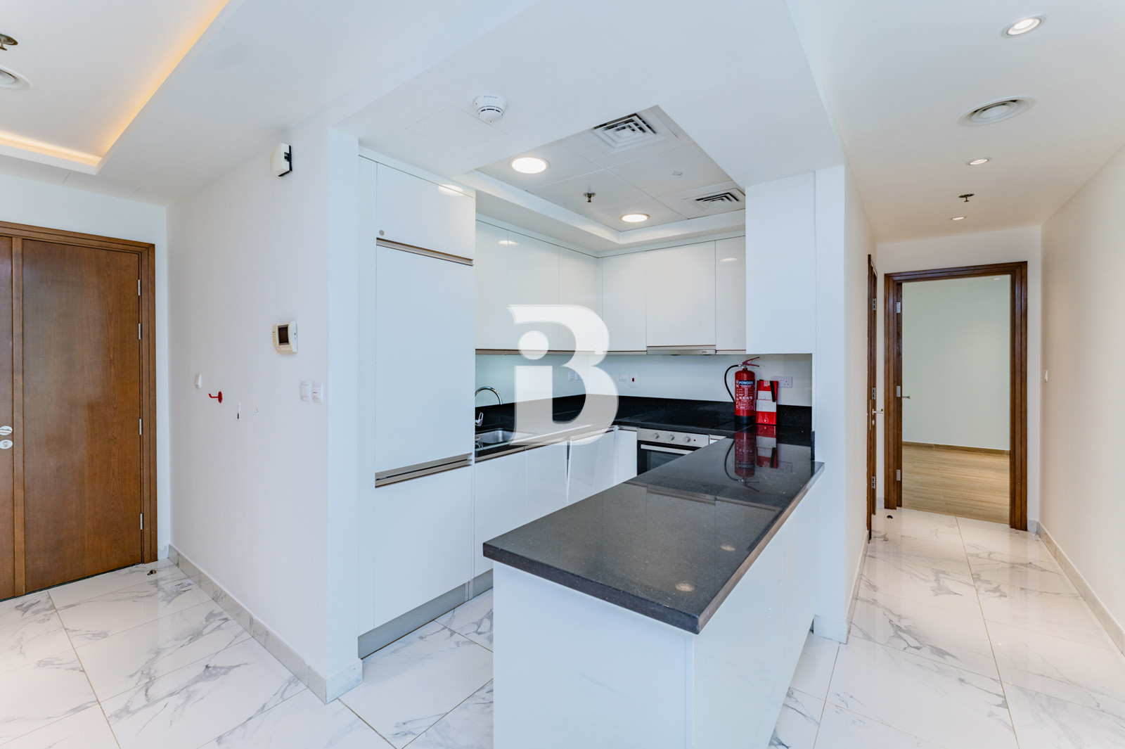 READY TO MOVE | LOW FLOOR | PRIME LOCATION