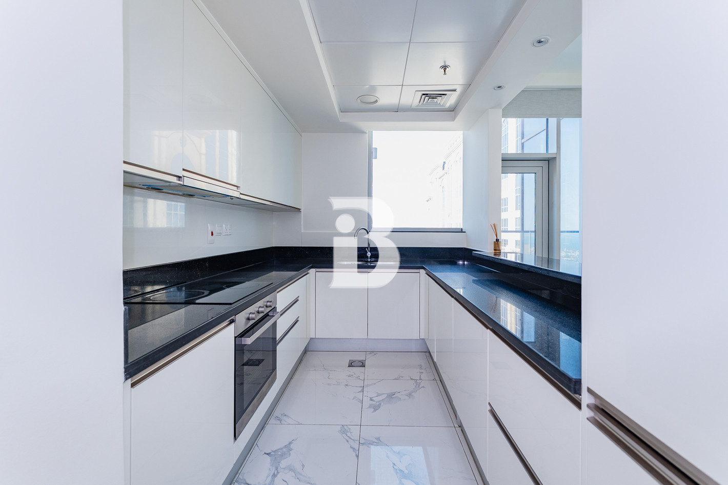 READY TO MOVE | HIGH FLOOR | OCEAN