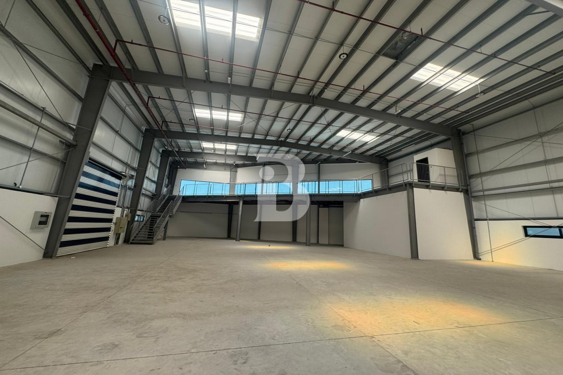 Prime DIP Warehouse | 9,589 Sq Ft | 10M Height