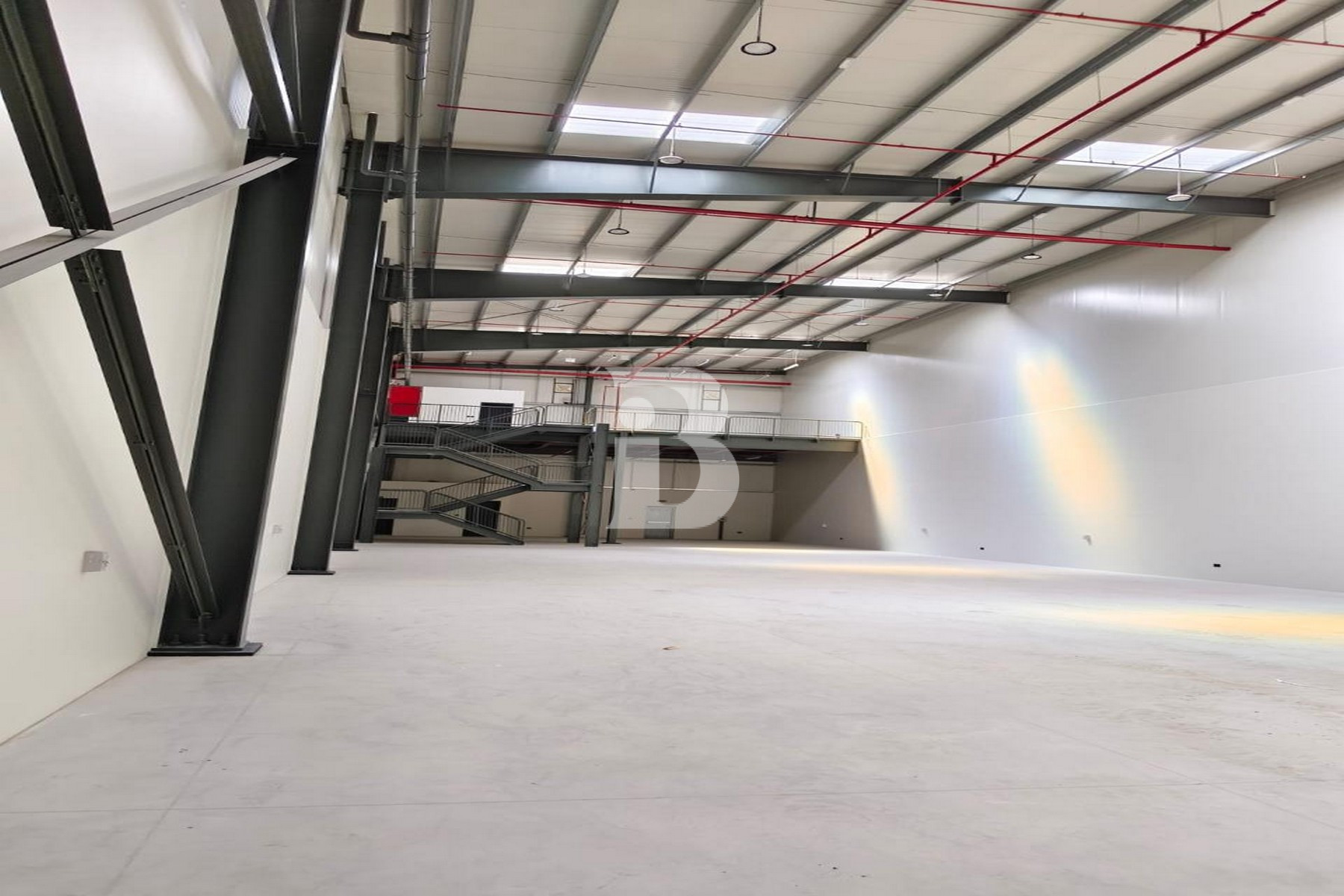 Prime DIP Warehouse | 9,589 Sq Ft | 10M Height