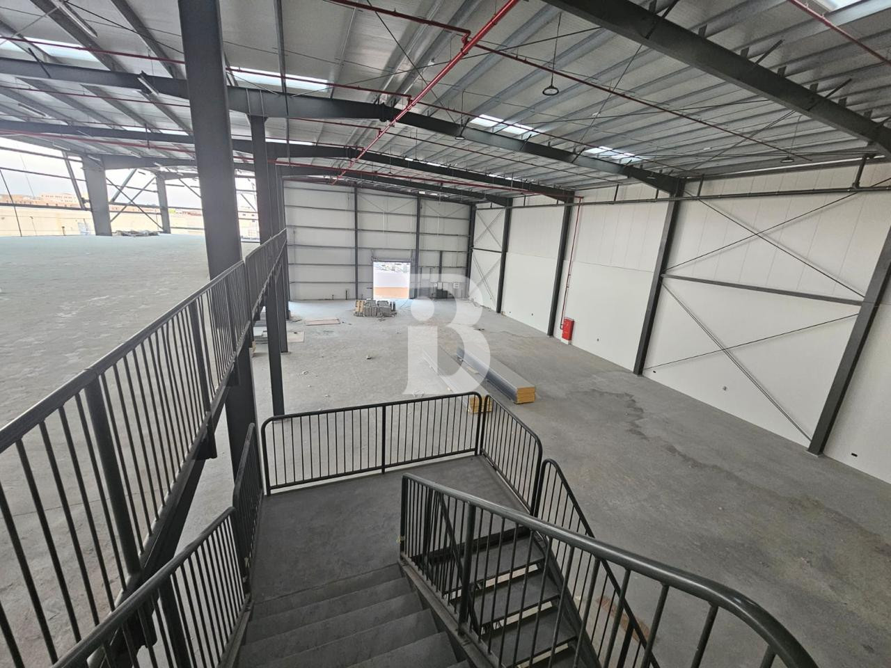 INDUSTRIAL WAREHOUSE | LARGE FACILITY | VACANT POSSESSION