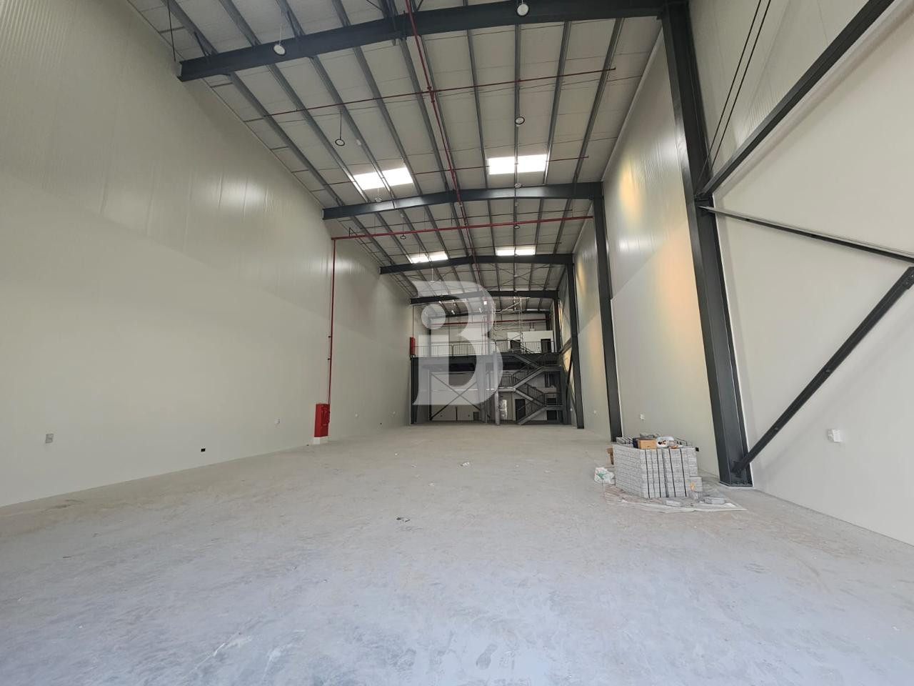 INDUSTRIAL WAREHOUSE | LARGE FACILITY | VACANT POSSESSION