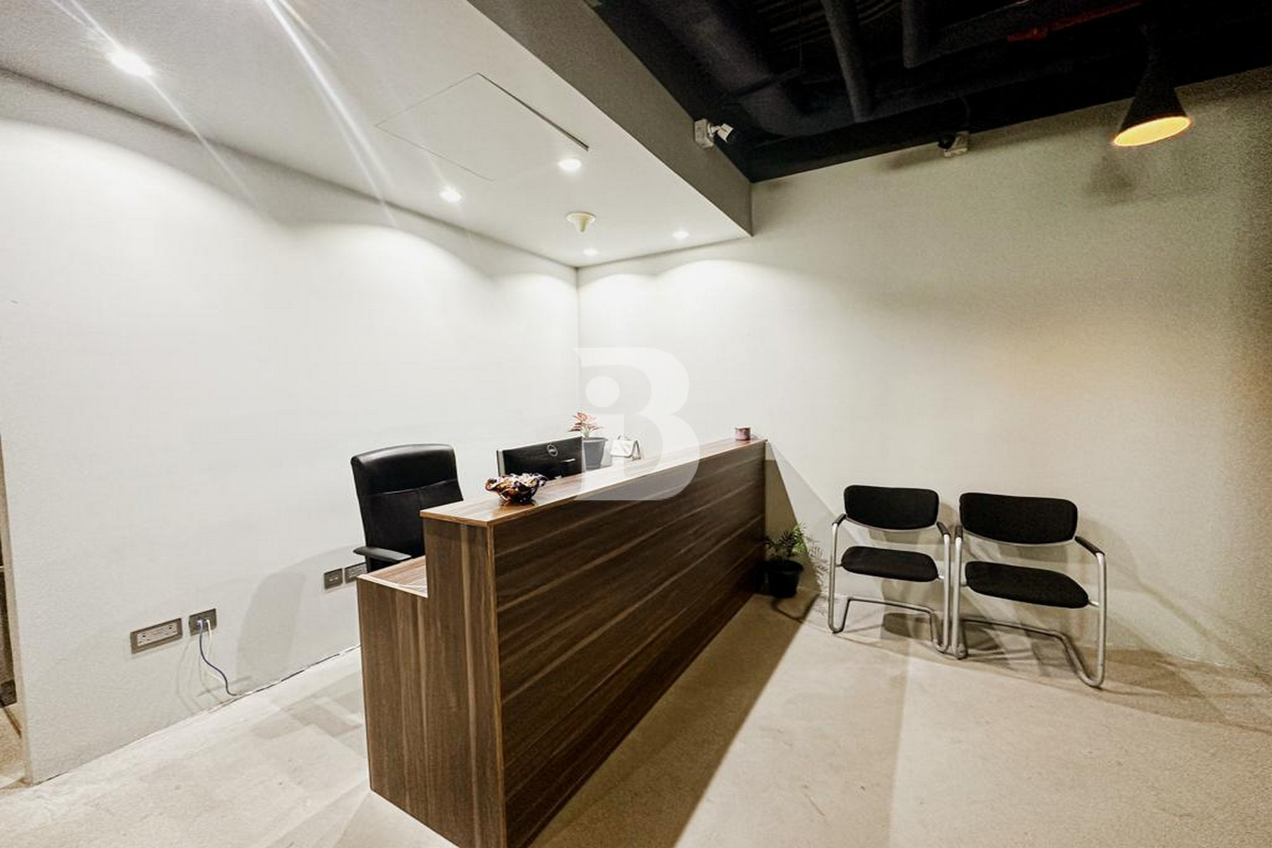 Plug & Play Office | Near Metro