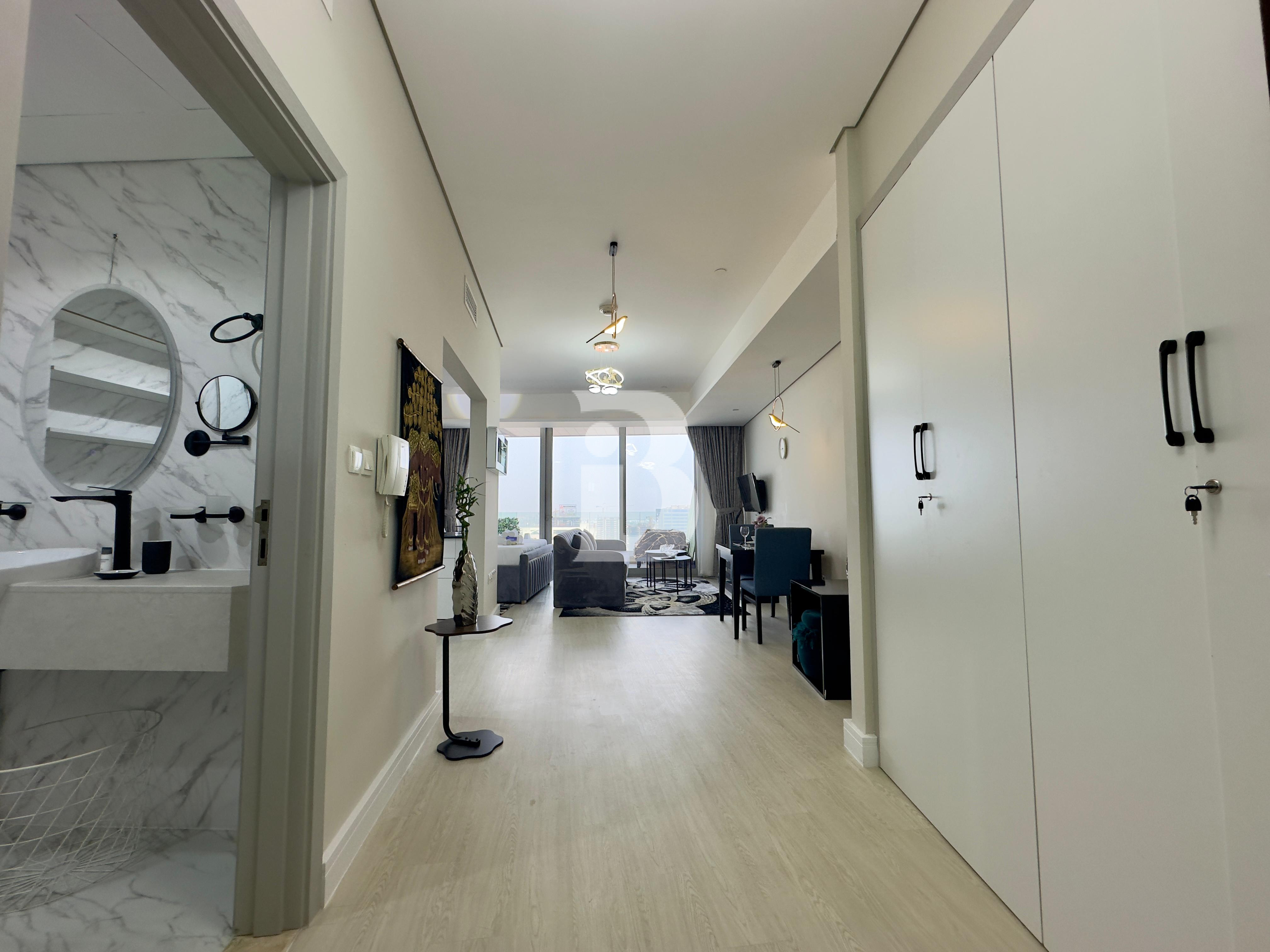 608 Sqft Spacious Studio | Upgraded |  Golf View