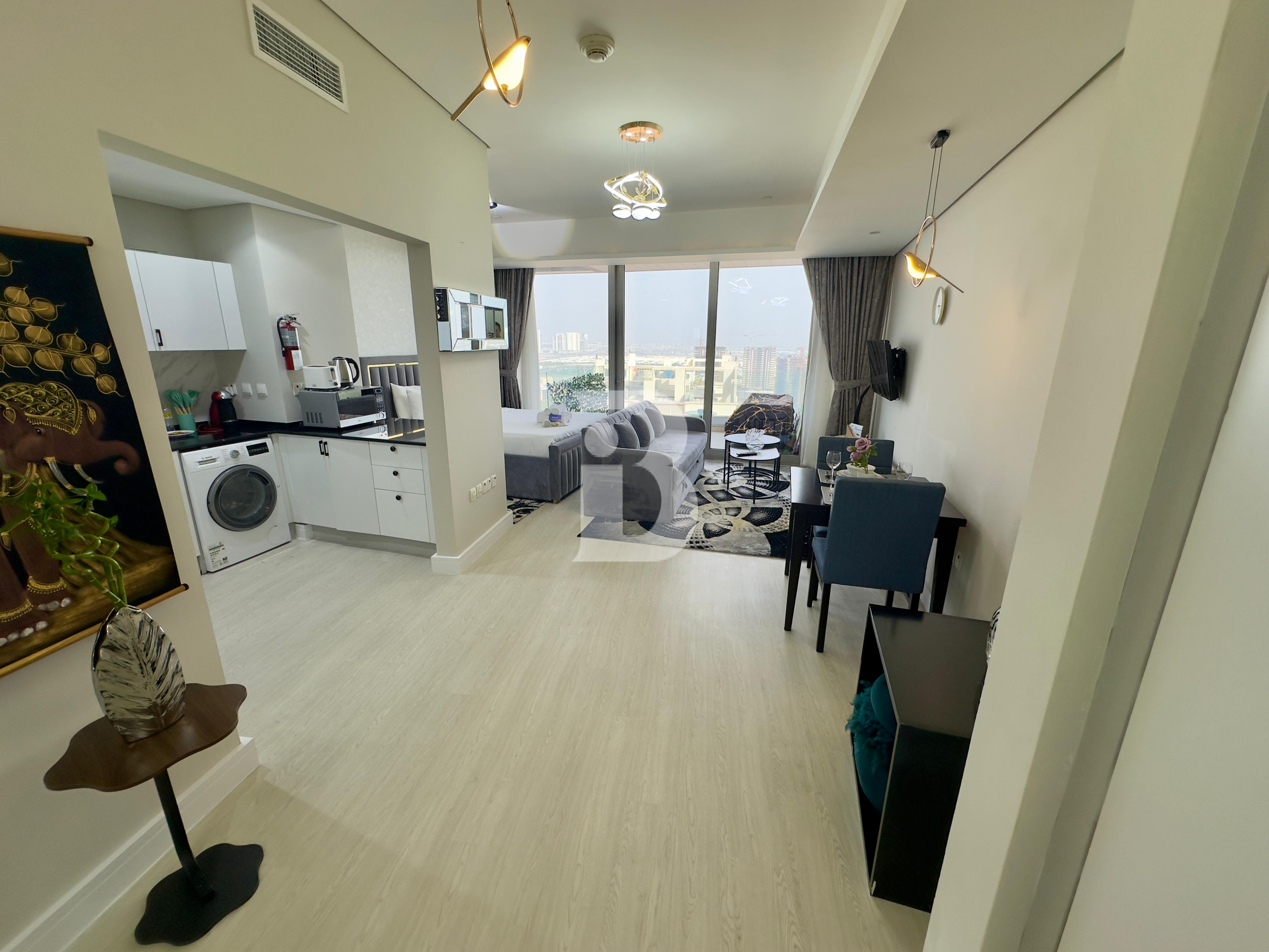 608 Sqft Spacious Studio | Upgraded |  Golf View