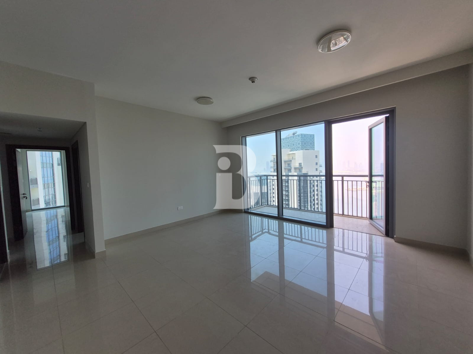 Burj Sea View | Unfurnished | High Floor