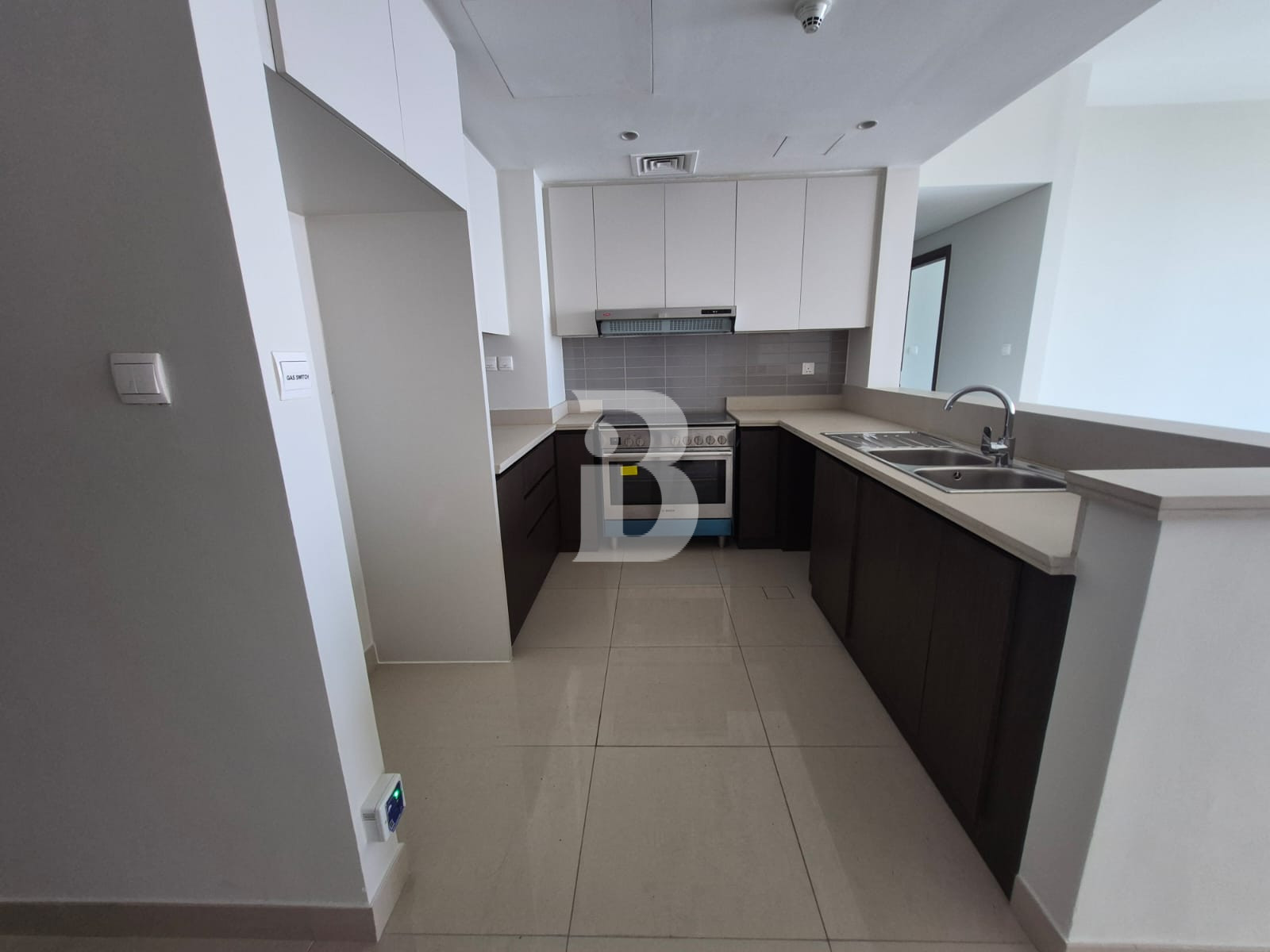 Burj Sea View | Unfurnished | High Floor