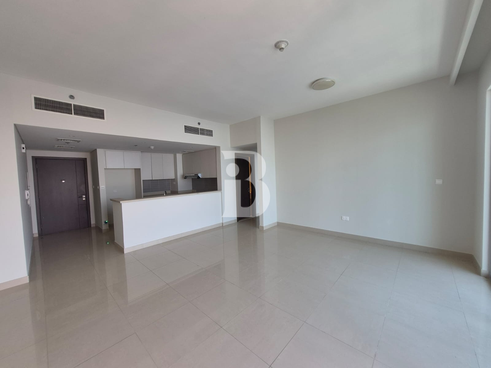 Burj Sea View | Unfurnished | High Floor