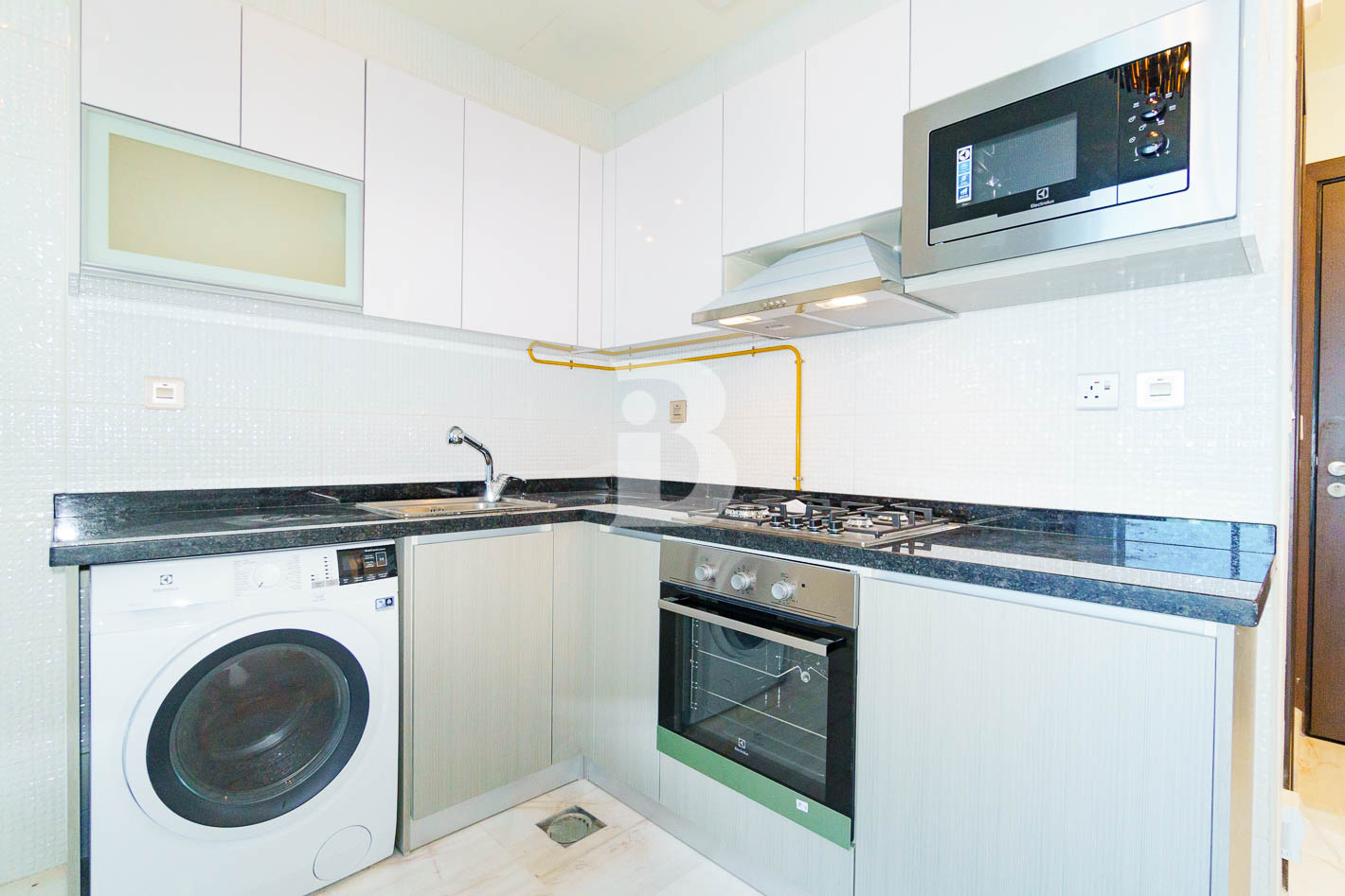 FULLY FURNISHED I HIGH END FINISHING | NO AGENT