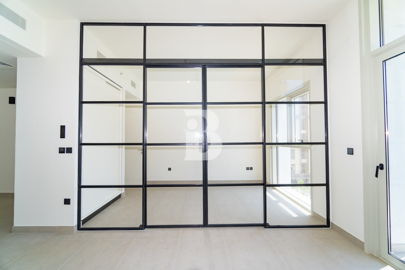 MODERN UNIT | UNFURNISHED | 2BR