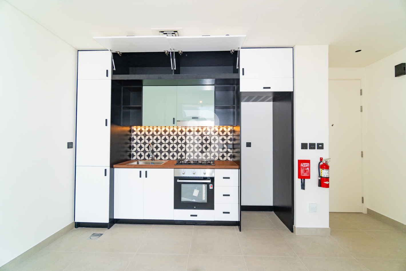 MODERN UNIT | UNFURNISHED | 2BR