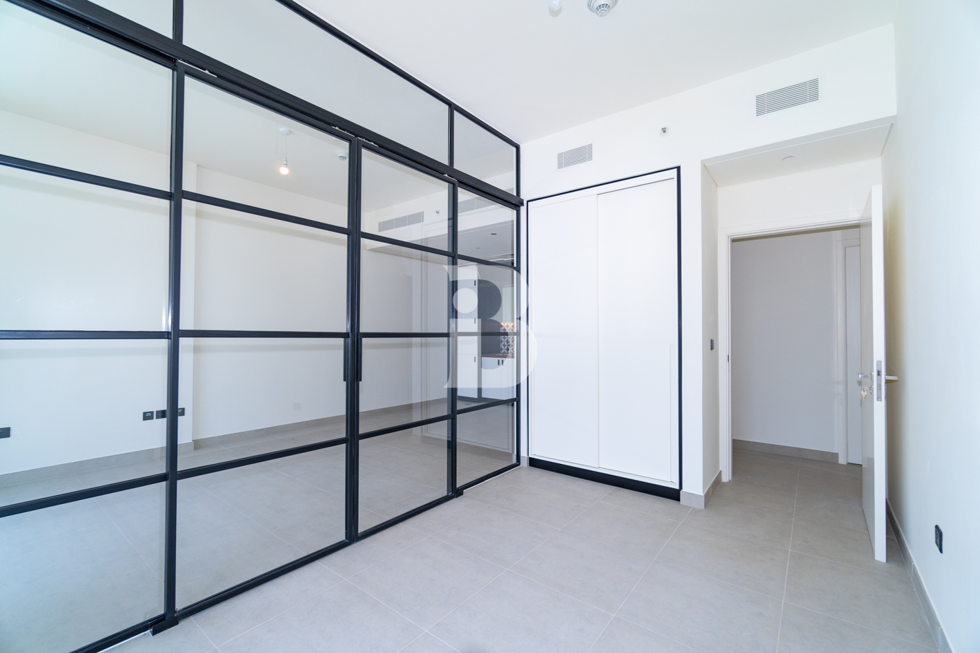 MODERN UNIT | UNFURNISHED | 2BR