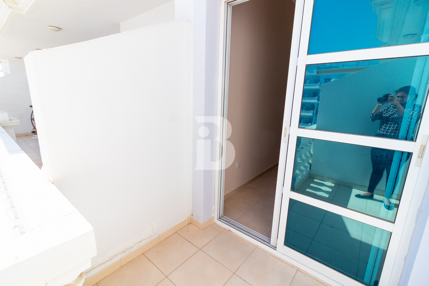 Spacious Studio |Top Floor |Vacant |Unfurnished