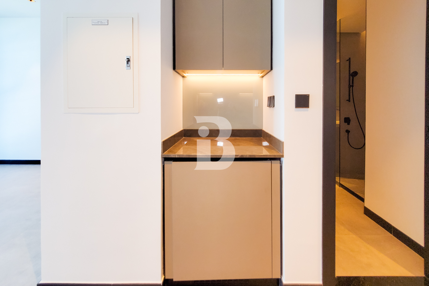 LUXURIOUS | BRIGHT | EXCLUSIVE-MUST VIEW