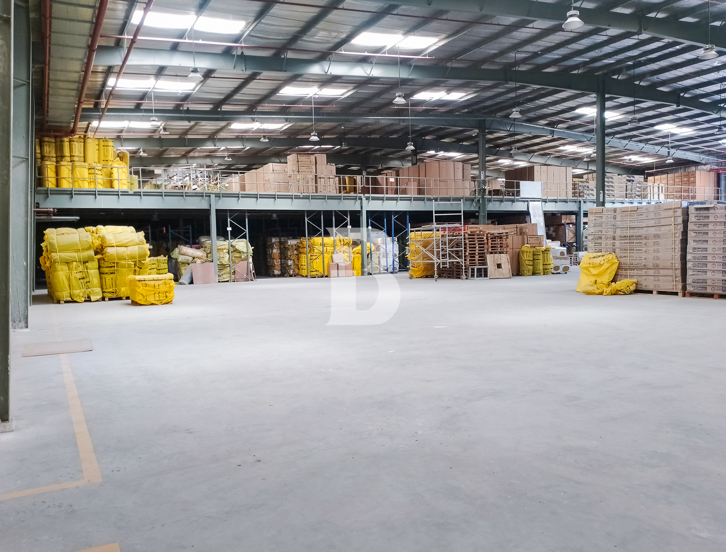 1500 KW Power Standalone 107,000 Sqft Warehouse 3