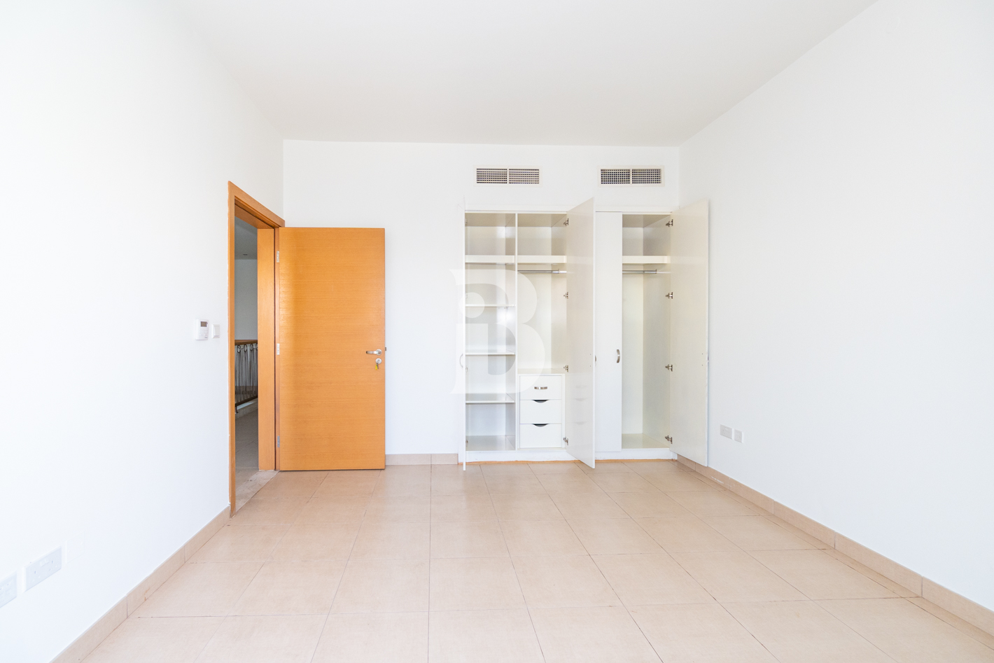 VOT | Single row | Walk to Amenities
