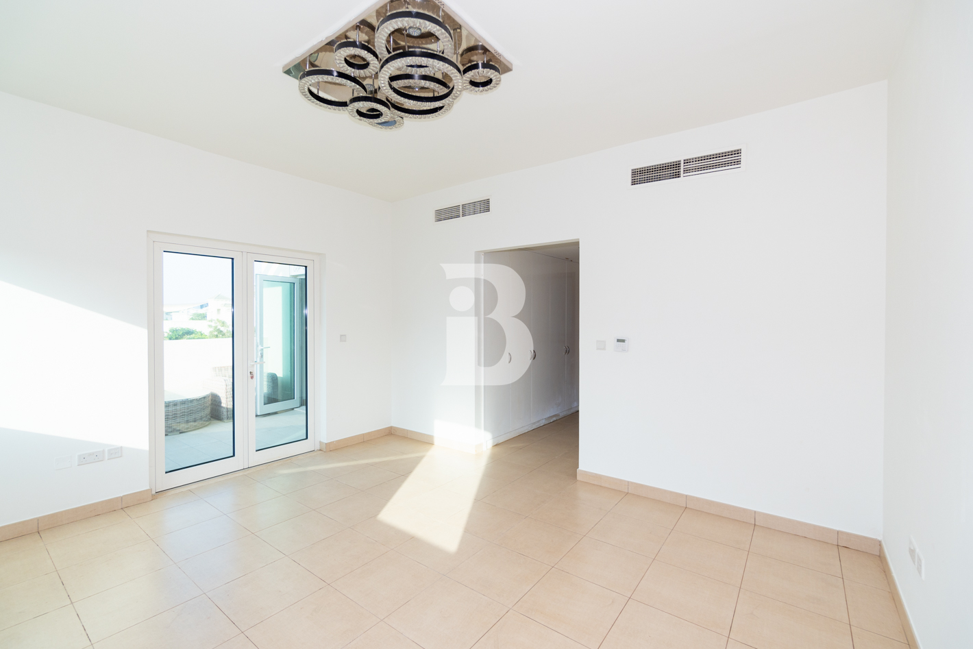 VOT | Single row | Walk to Amenities