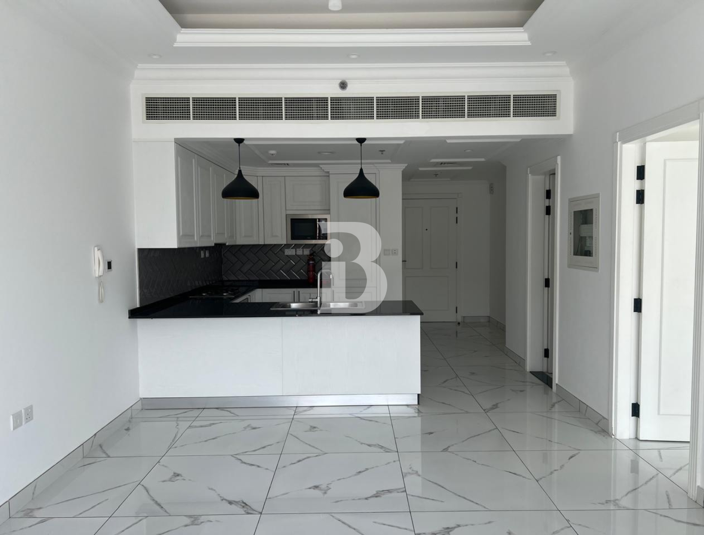 RENTED | NEW BUILIDNG | SPACIOUS LAYOUT