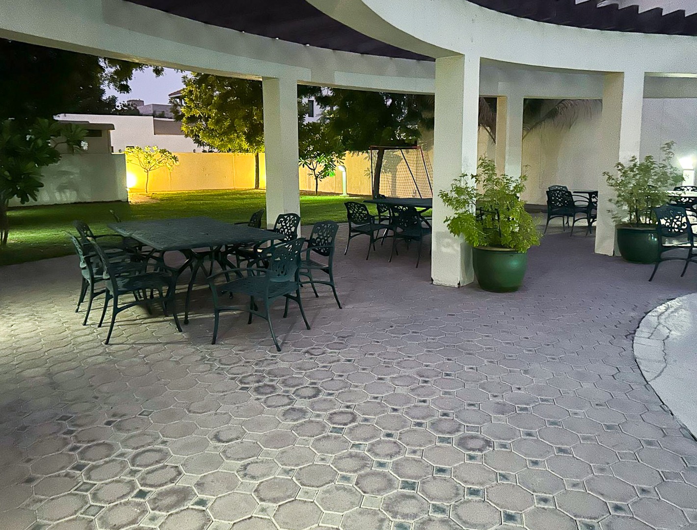 Offer Price | Private garden |Family community 3