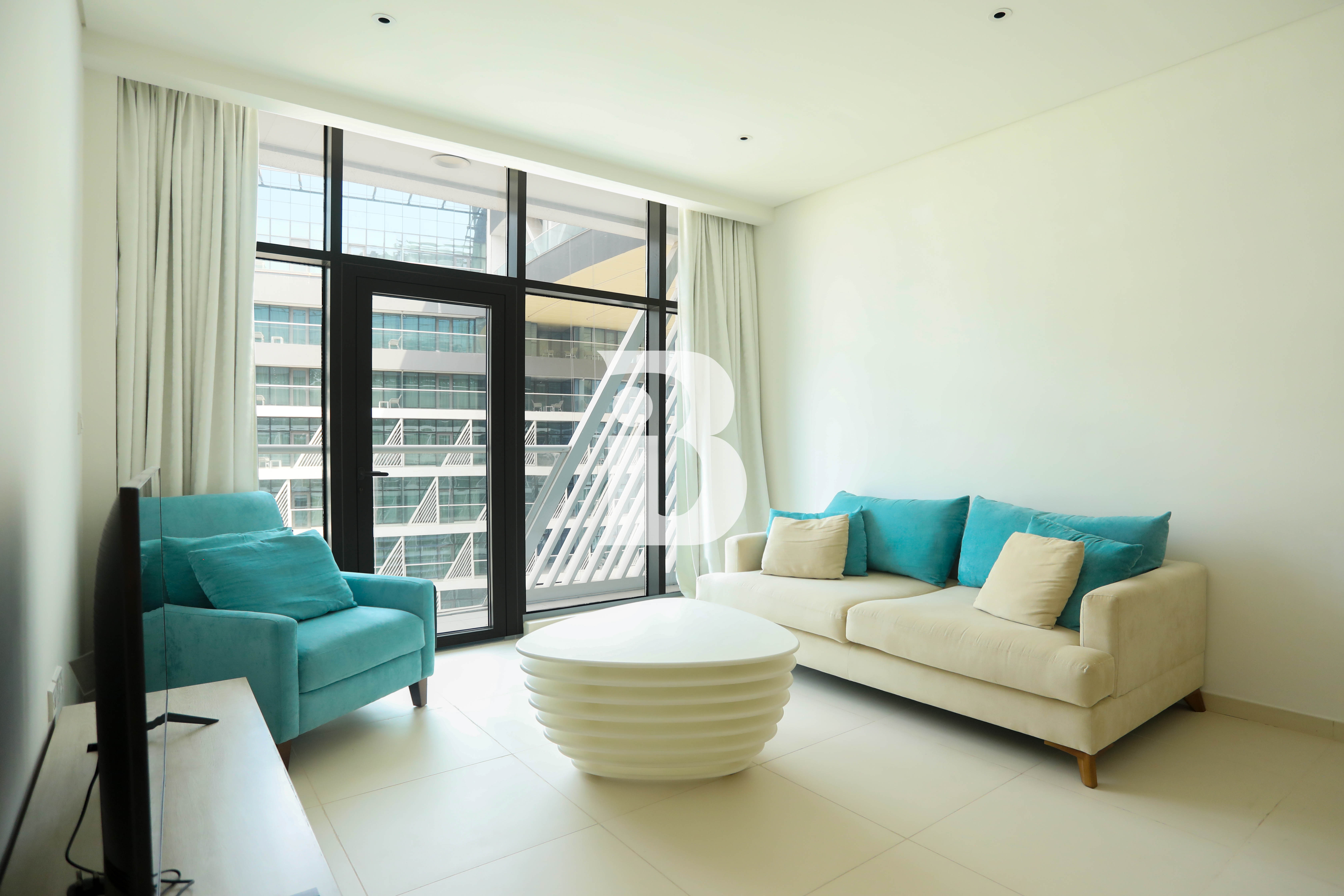 FURNISHED UNIT I VACANT I STUNNING VIEW