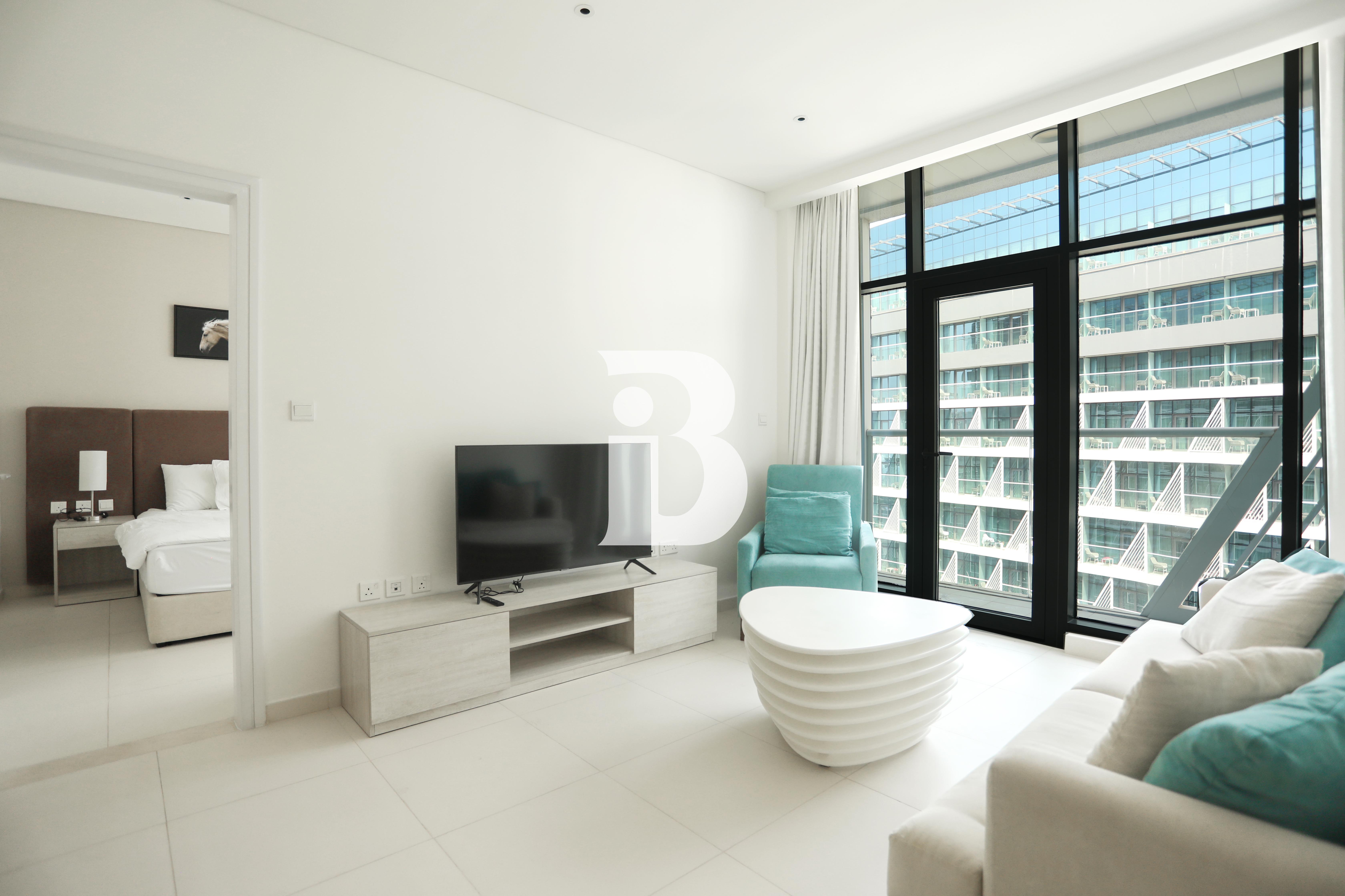 FURNISHED UNIT I VACANT I STUNNING VIEW