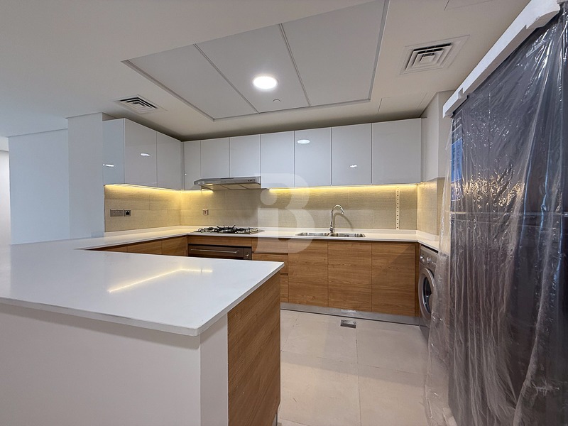 Brand New | Spacious | With Maids rm |Corner Unit