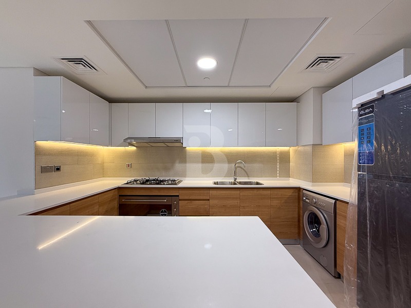 Brand New | Spacious | With Maids rm |Corner Unit