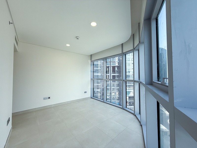 Brand New | Spacious | With Maids rm |Corner Unit