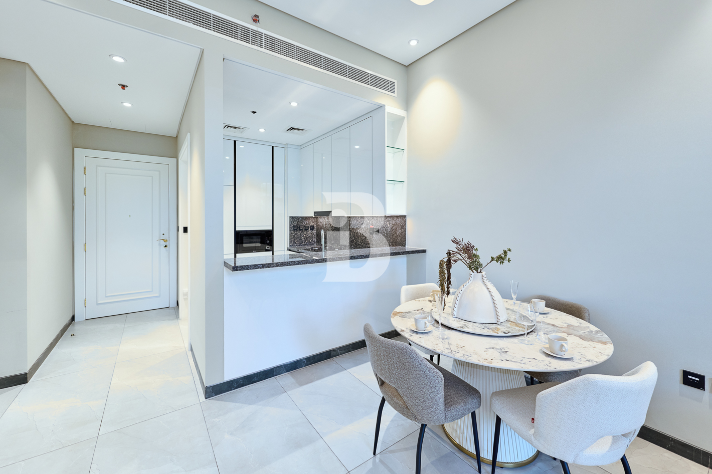 FULLY FURNISHED|EXCLUSIVE| SPACIOUS |VACCANT