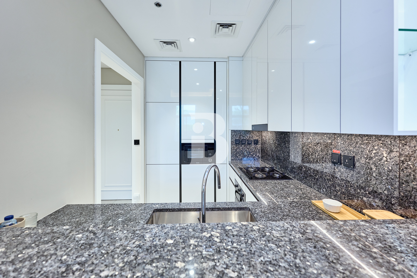FULLY FURNISHED|EXCLUSIVE| SPACIOUS |VACCANT