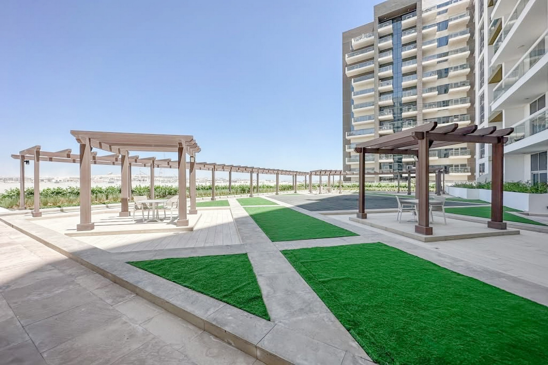 VACANT | WELL MAINTAINED | COMMUNITY VIEW