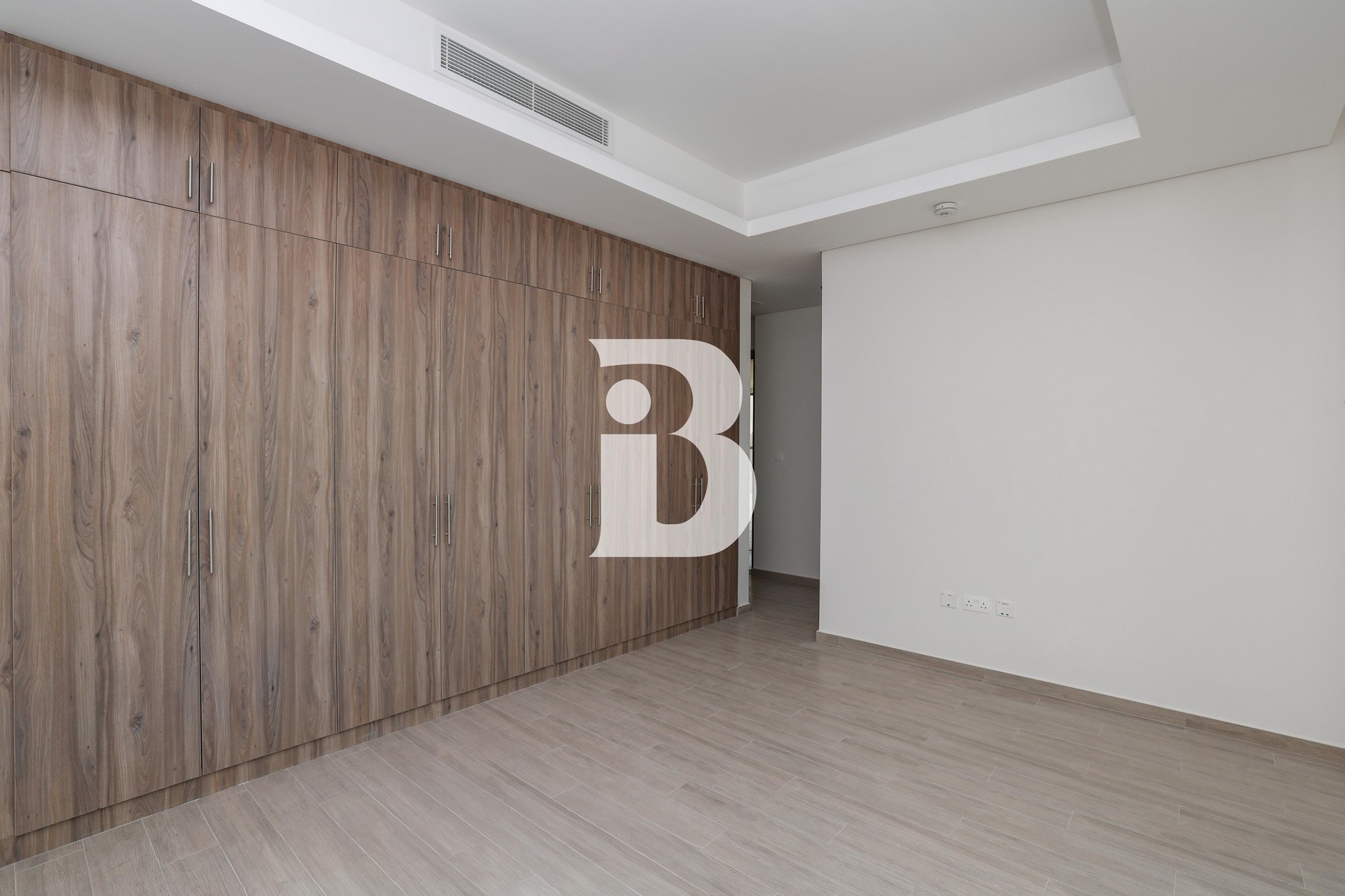 Rare Villa with Roof Top Access|Vacant and Ready