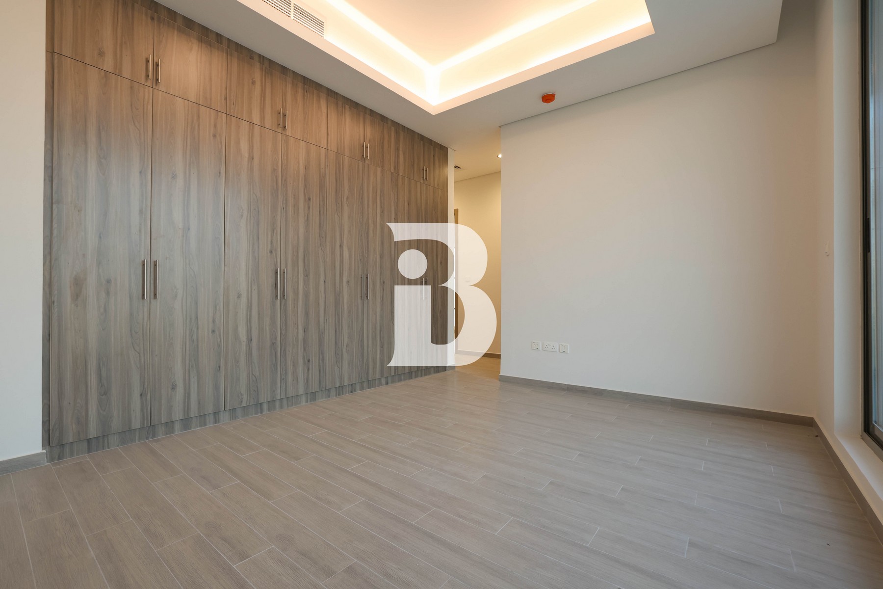 Must see! Roof Top access, Maid and Driver room