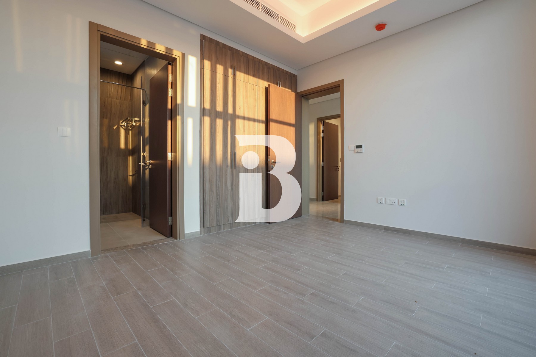 Must see! Roof Top access, Maid and Driver room