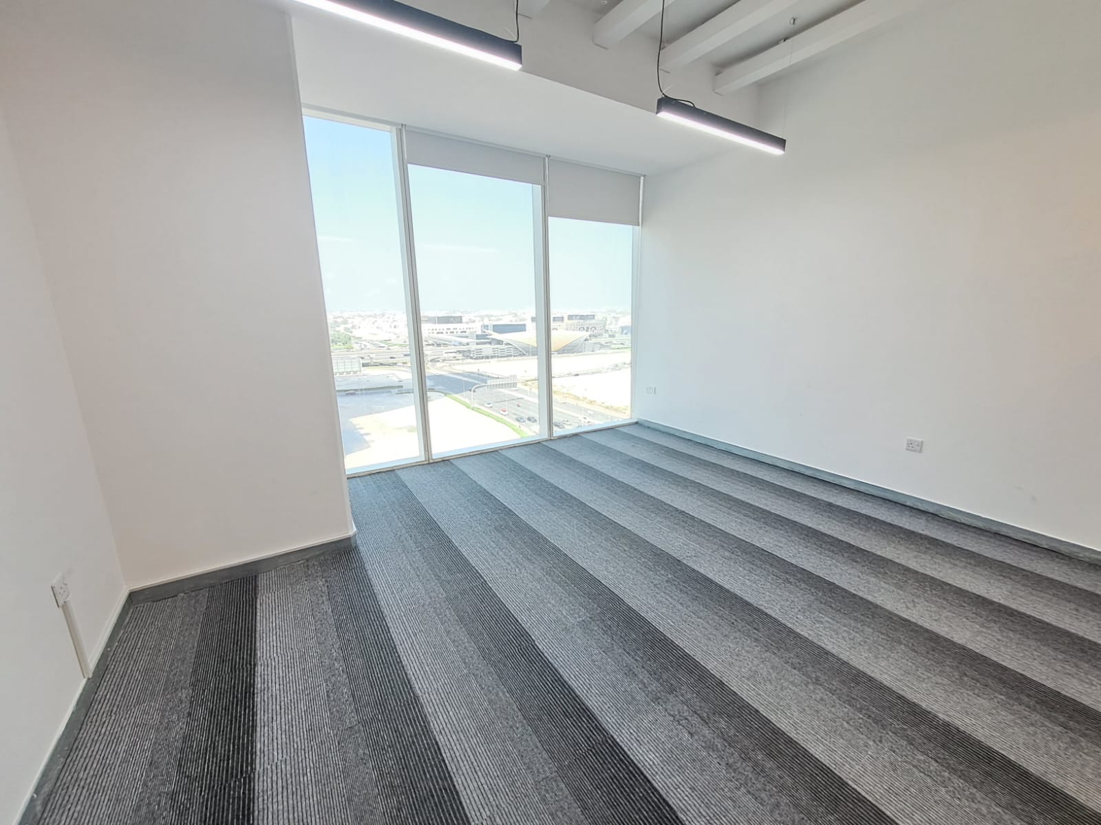Grade A office | Vacant Unit | Near Metro 3