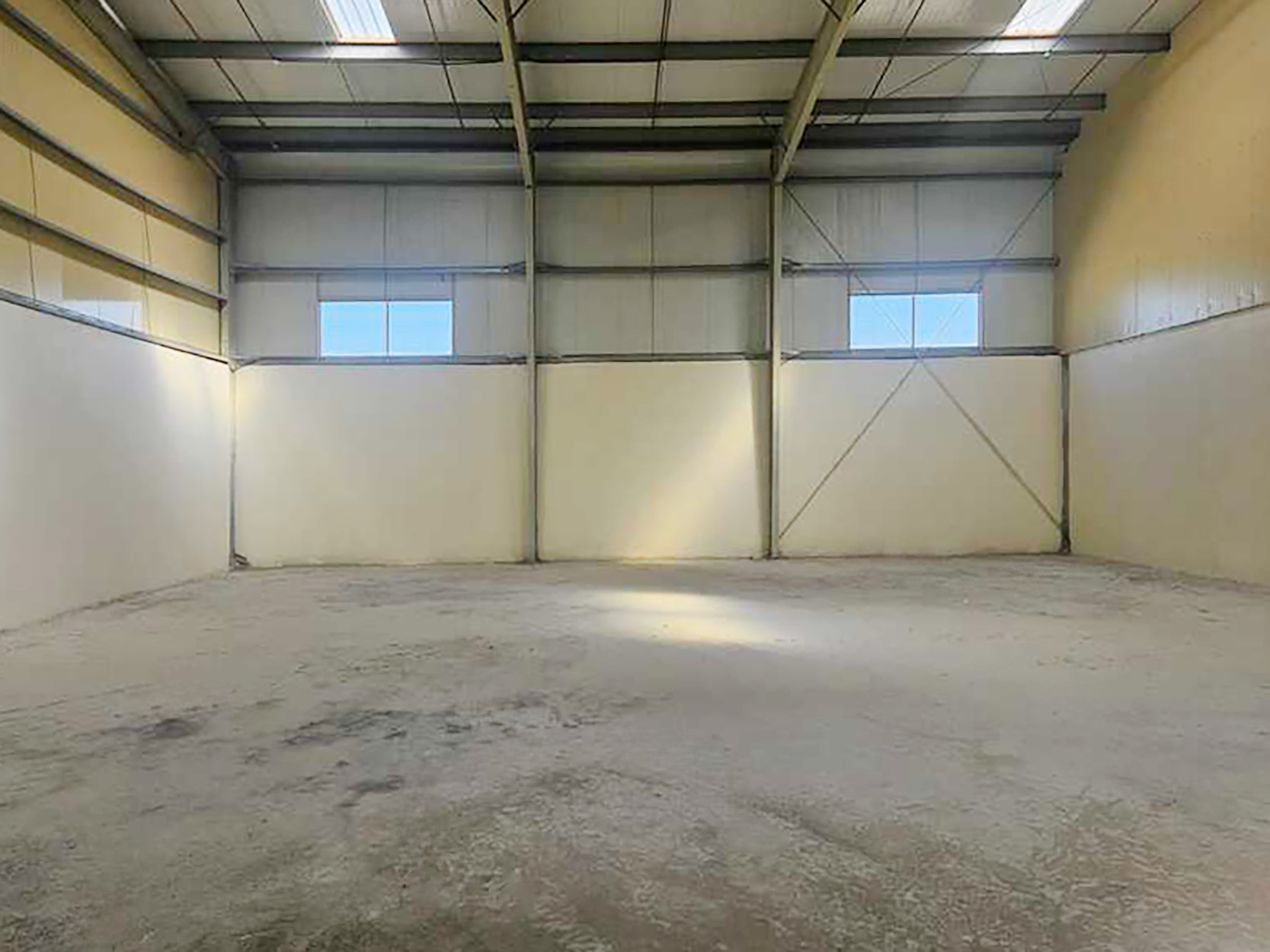 Ideal Car Service | High Ceiling | Easy Access